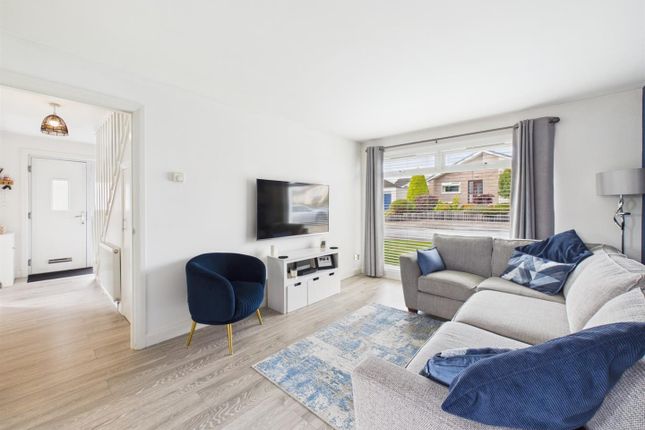 95, Smithfield Crescent, Blairgowrie photo 3
