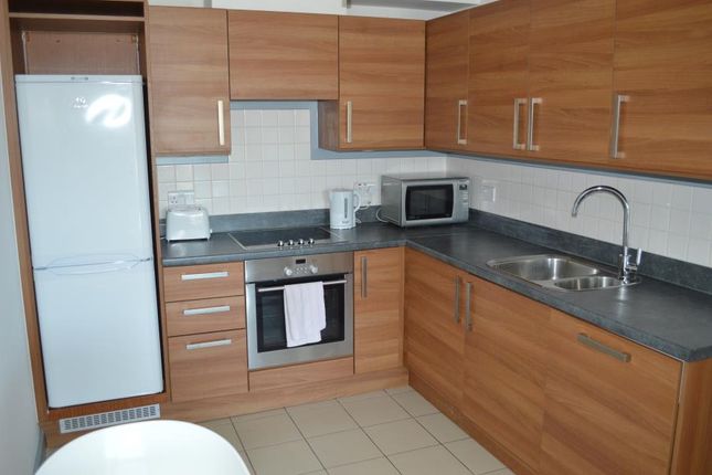 Flat to rent in Empire Way, Wembley