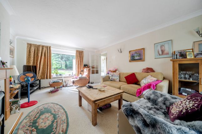 27, Parklands Drive, Grantham photo 2