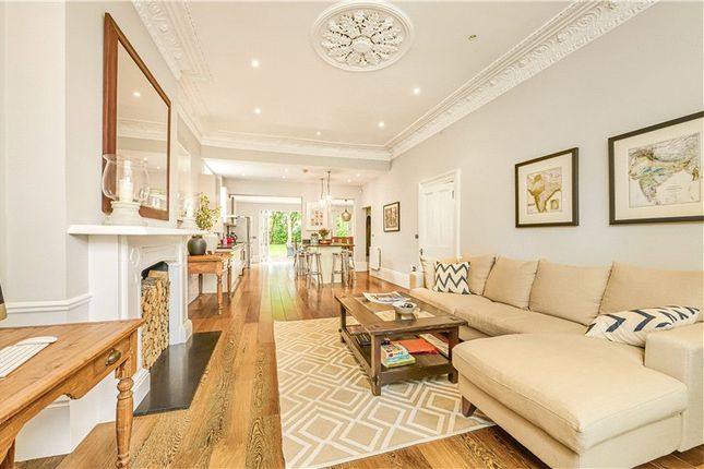 143, Castelnau, London photo 2