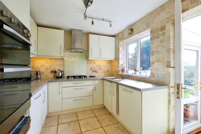 18, Field Lane, Broadway photo 4