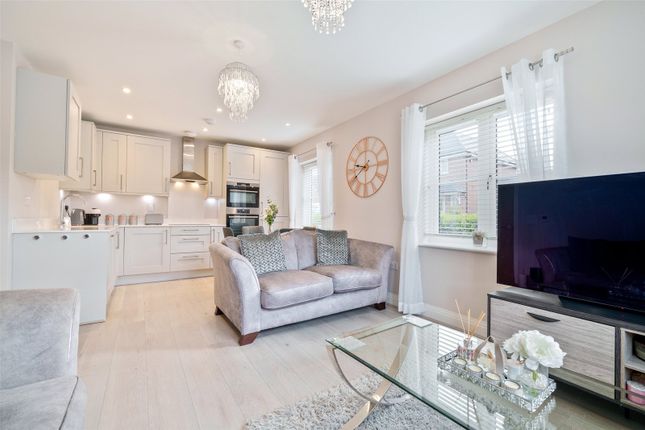 Flat for sale in Kingfisher Place, Bracknell, Berkshire