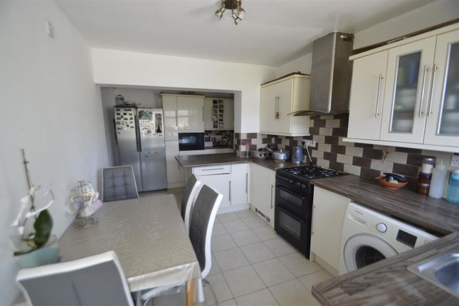 10, Ayloffe Road, Dagenham photo 4