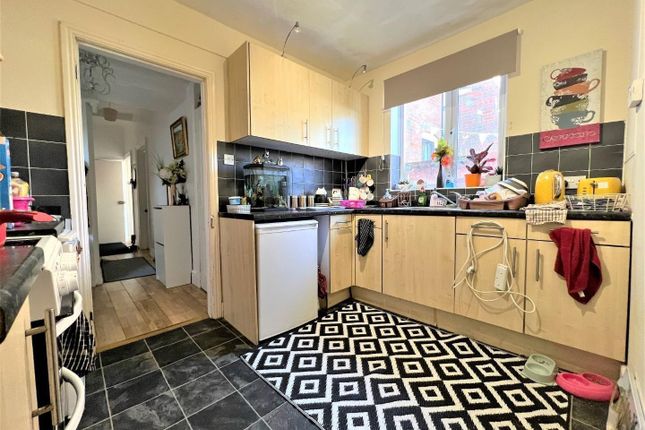 Flat 1, 46,,, Abbotsbury Road, Weymouth photo 4