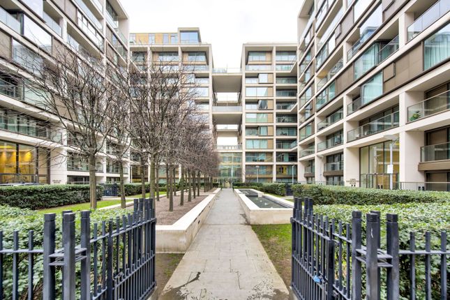 Flat to rent in Radnor Terrace, Earls Court, London