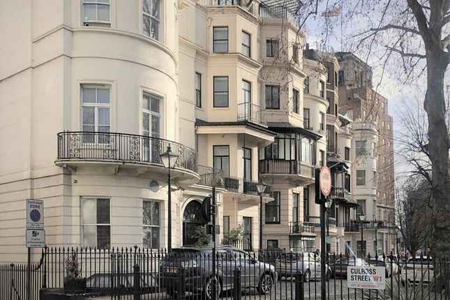 Thumbnail Flat to rent in Park Lane, Mayfair, London