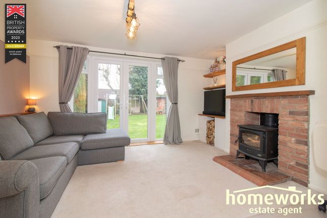 5, Soames Place, Scarning photo 3
