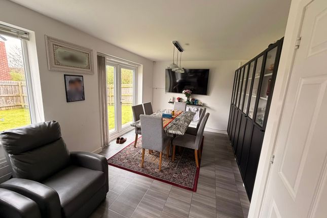 17, Oxlip Close, Rugby photo 5