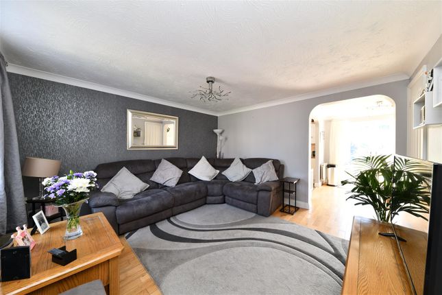 34, Old Bourne Way, Stevenage photo 2