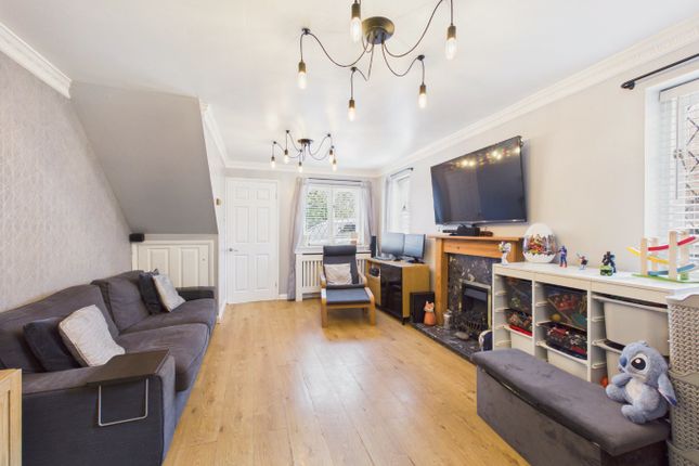 28, King Charles Close, East Riding Of Yorkshire photo 2
