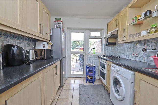 50, Harvey Road, Hillingdon photo 4