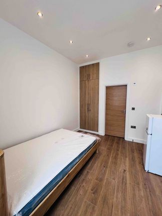 Thumbnail Shared accommodation to rent in George Street, Luton