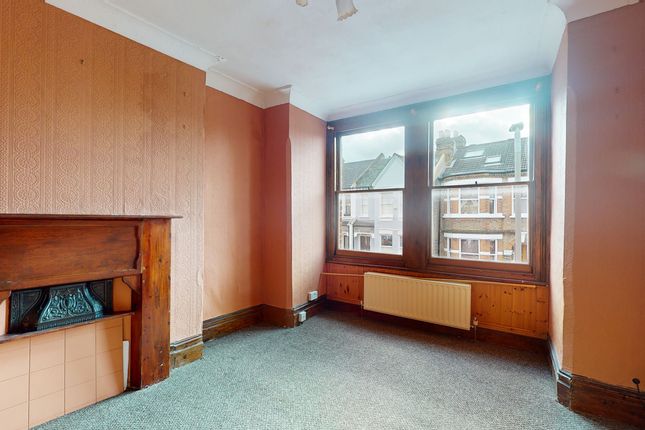 Flat for sale in Galesbury Road, London