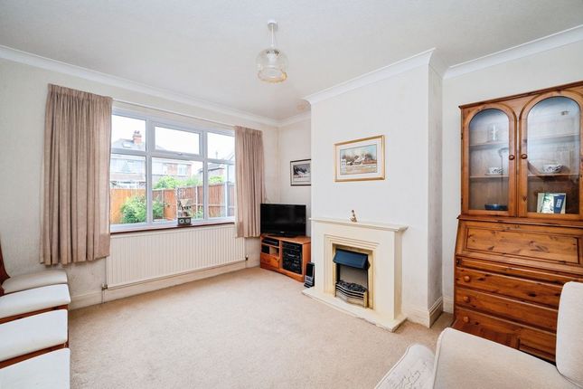 25, Ashtree Avenue, Grimsby photo 4