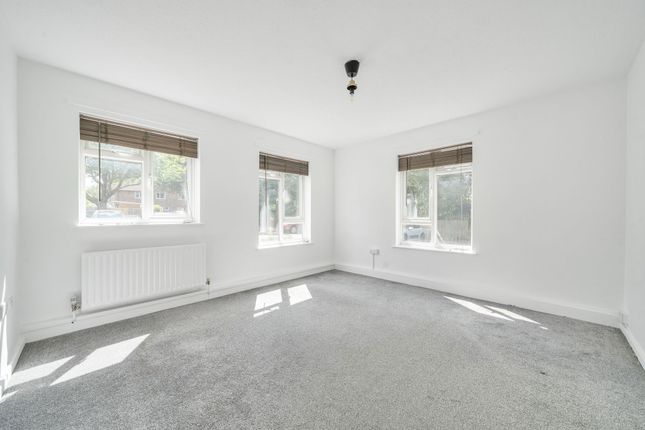 Flat 1, Chestnut Court, Rowland's Castle photo 3