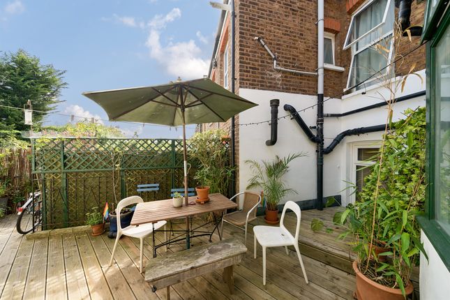 Flat for sale in Muswell Avenue, London