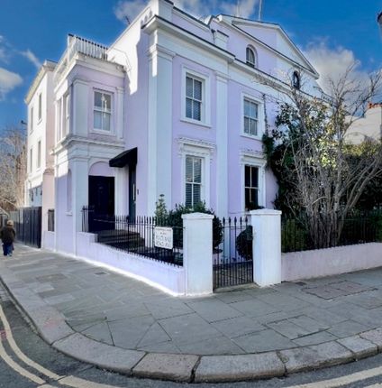 Thumbnail Flat to rent in Clarendon Road, London