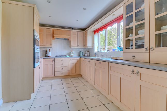 3 Primrose Close, Leicester photo 3