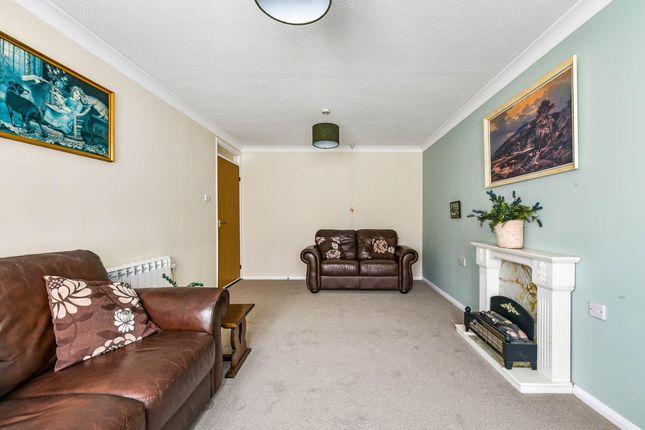 47, Windmill Court, Chichester photo 4