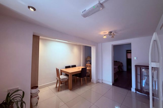 3, Lea Road, Southall , Middlesex photo 3