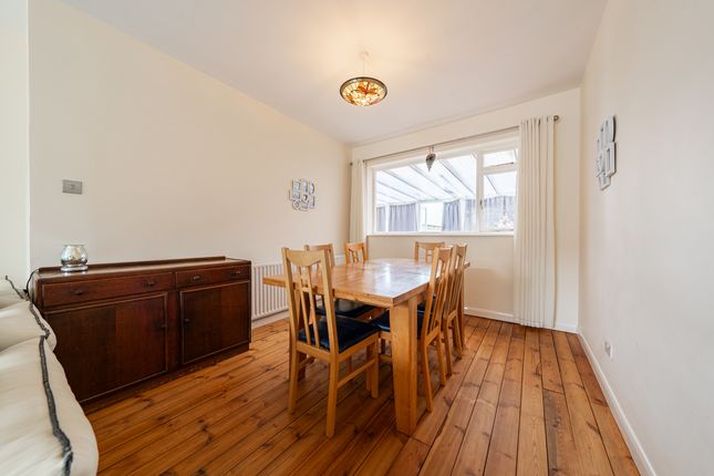 10 Neville Drive, Markfield photo 5