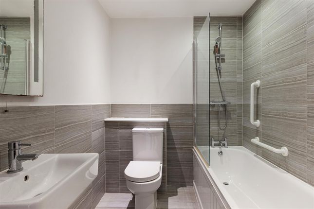 2 Button Lodge, Stainforth Road, Walthamstow photo 4