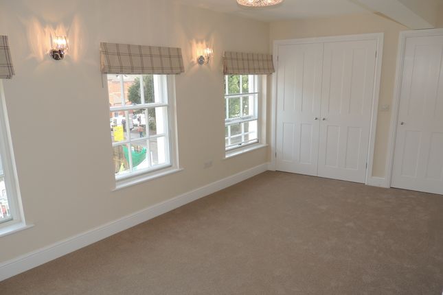 Flat 2, Globe House, Calthorpe Street, Banbury photo 4