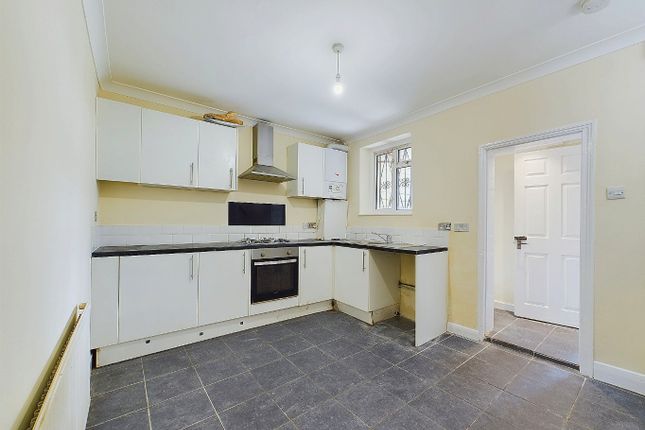 30, Hartville Road, London photo 3