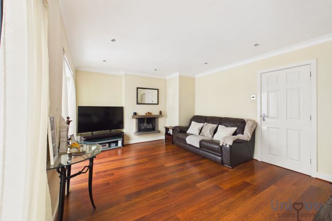 6, Clifton Green, Clifton photo 2