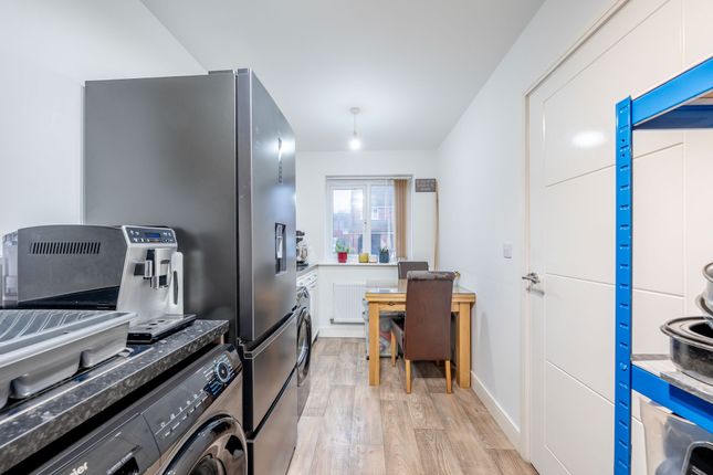 34 Heather Court, Harrogate photo 4