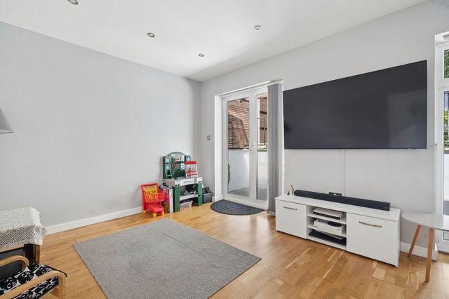 190 Hayling Road, Watford photo 4