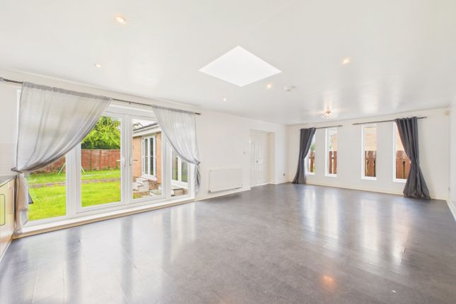 11A Kenmore Drive, Hull, East Riding of Yorkshire photo 2