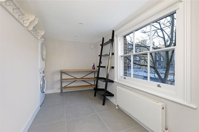 Flat to rent in Kensington Gardens Square, Bayswater