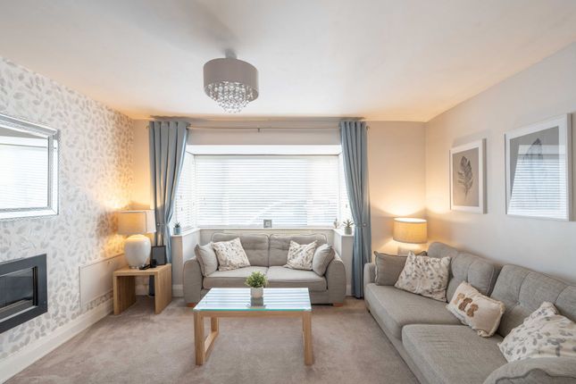 33 Denbigh Circle, Rhyl photo 2