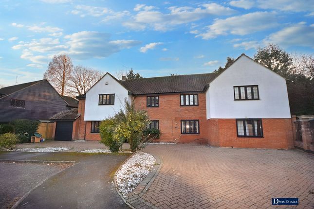Thumbnail Detached house for sale in Maybush Road, Emerson Park, Hornchurch