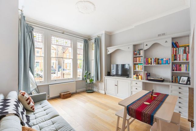 33,Flat 1, Ellison Road, London photo 4