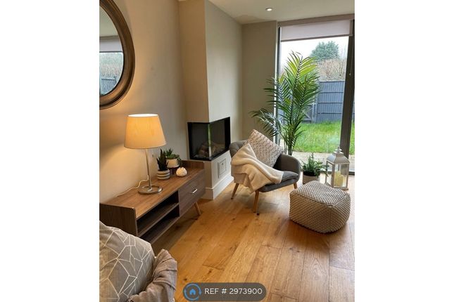 West Terrace, Orchard Square The Garden Quarter Caversfield, Bicester, Oxfordshire photo 5