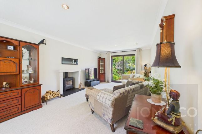 12, Huntsmead, Northampton photo 2