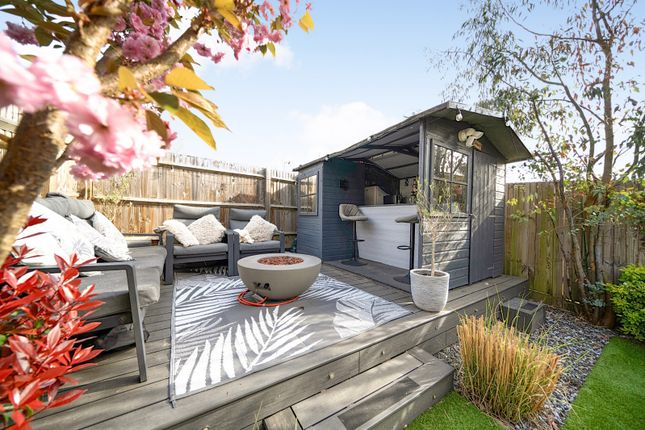 7, Harris Close, Orpington photo 4