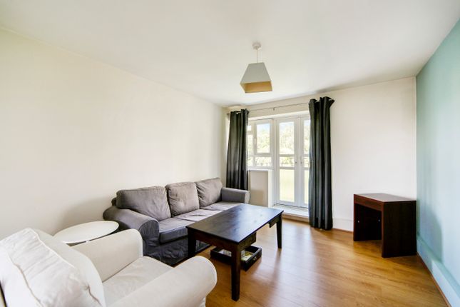 46, Esher Gardens, London photo 4