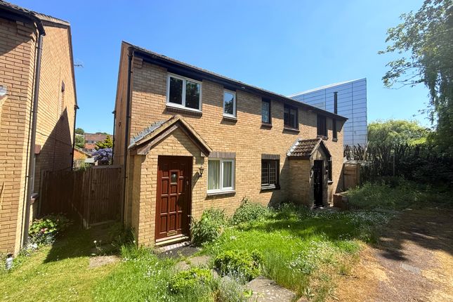 Thumbnail Property to rent in Roman Gardens, Kings Langley