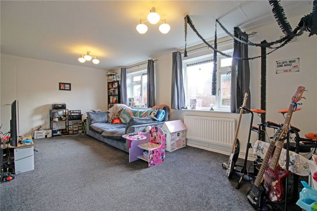 3 Louisberg Road, Gainsborough photo 2