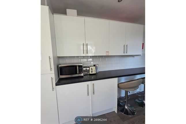 Flat 2, Pen y Wain Road, Cardiff photo 4