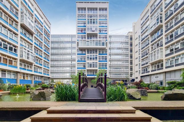 Thumbnail Flat to rent in Newington Causeway, Elephant And Castle, London