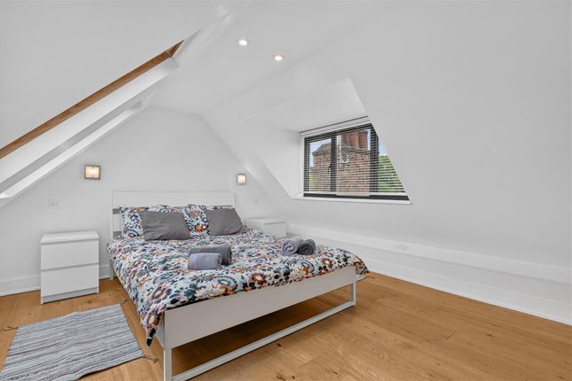 Flat 3, 17, Ellesmere Road, London photo 4