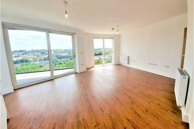 44e Umber House, Lismore Boulevard, London photo 3