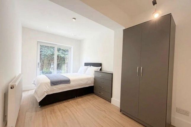 3, Bosanquet Close, Uxbridge photo 3