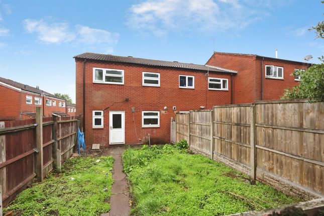 37, Armstrong Close, Stourbridge photo 2