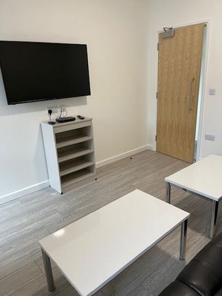 Flat 2, Trinity Square, 4 Ensuite bedrooms photo 5