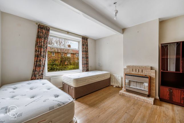 End terrace house for sale in Hillyard Road, London